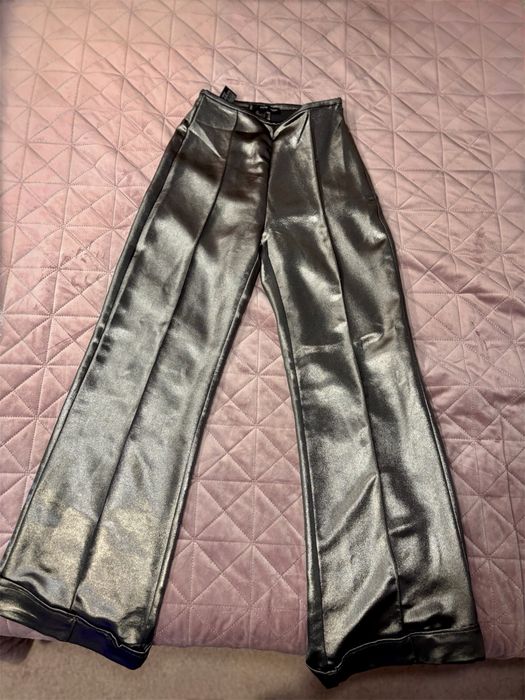 Calcas lagas cinzento metálico