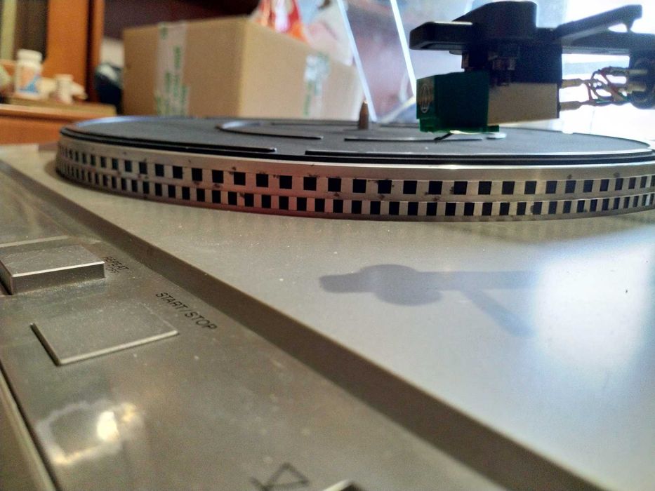 Gramofon Wega P550 (SONY PS X-35) fully automatic