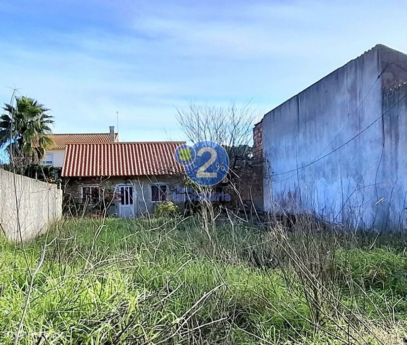 MoradiaT2 p/ restaurar - Alpedriz