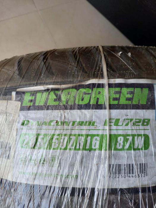 Pneus evergreen (novos)