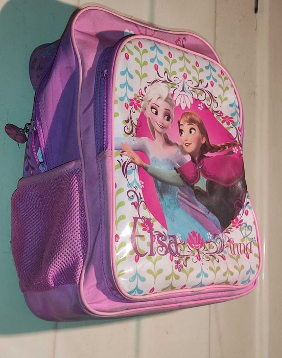 Mochila escolar de menina
