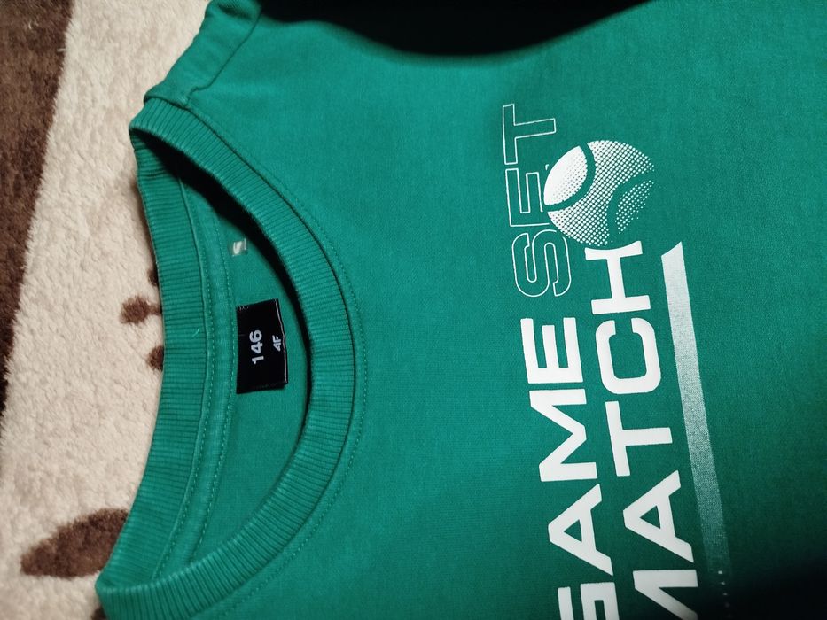 Bluza dresowa dla chłopca 4F rozmiar 146 stan idealny