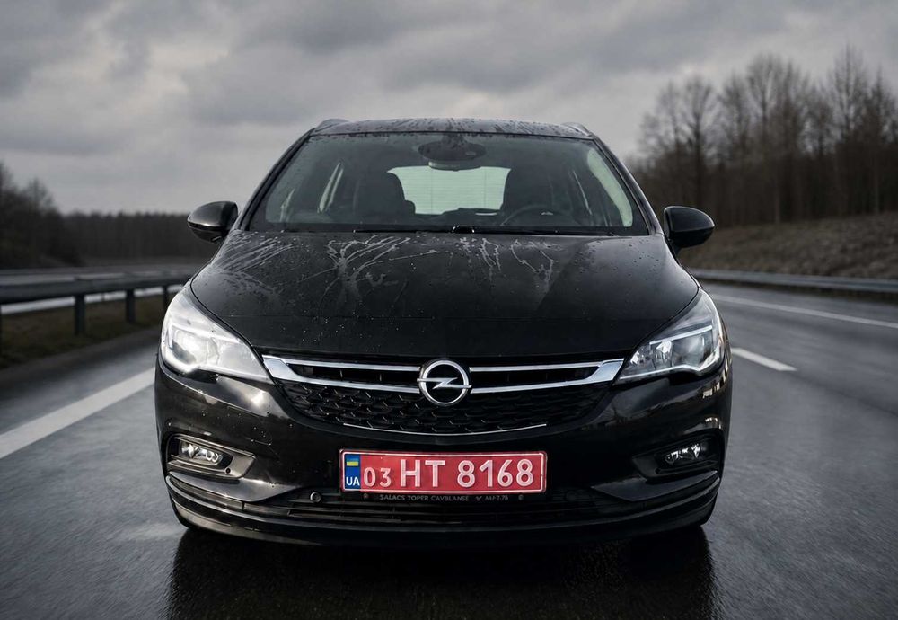 Opel Astra K Sports Tourer (універсал) у відмінному стані.