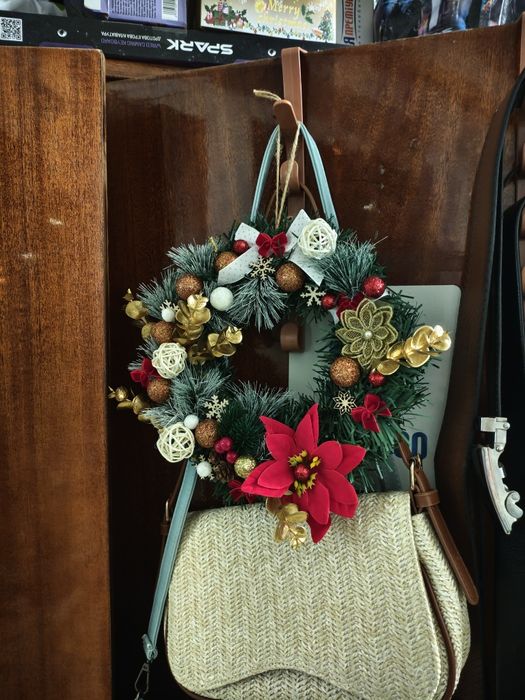 Новорічний віночок для прикраси дому