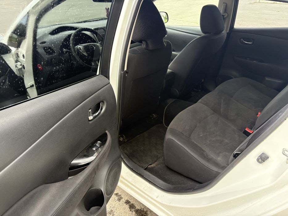 Продам Nissan leaf Azeo
