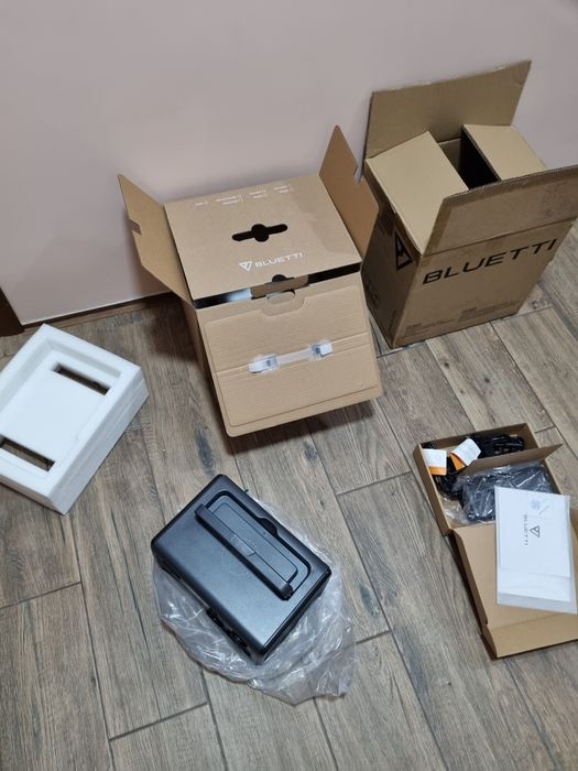 Продам зарядну станцію BLUETTI PowerOak EB55 700W. Куплена рік тому.