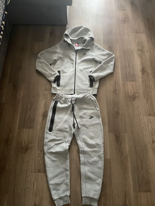 Nike Tech Fleece сірий М