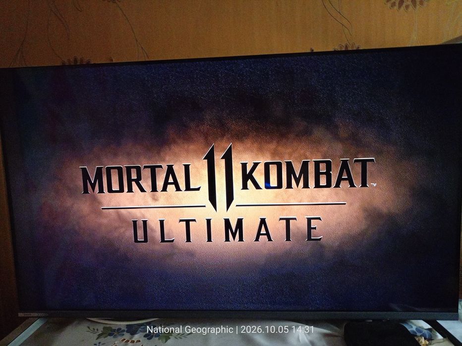 PlayStation 4 z padem i grami