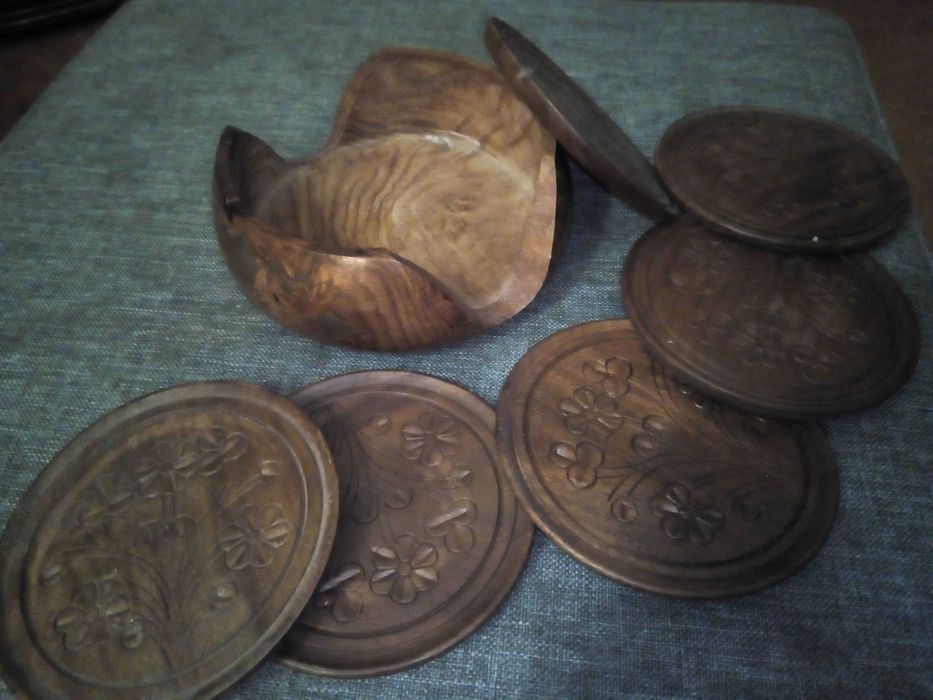 Suportes para copos Madeira esculpida com caixa c embutidos ( novo!)