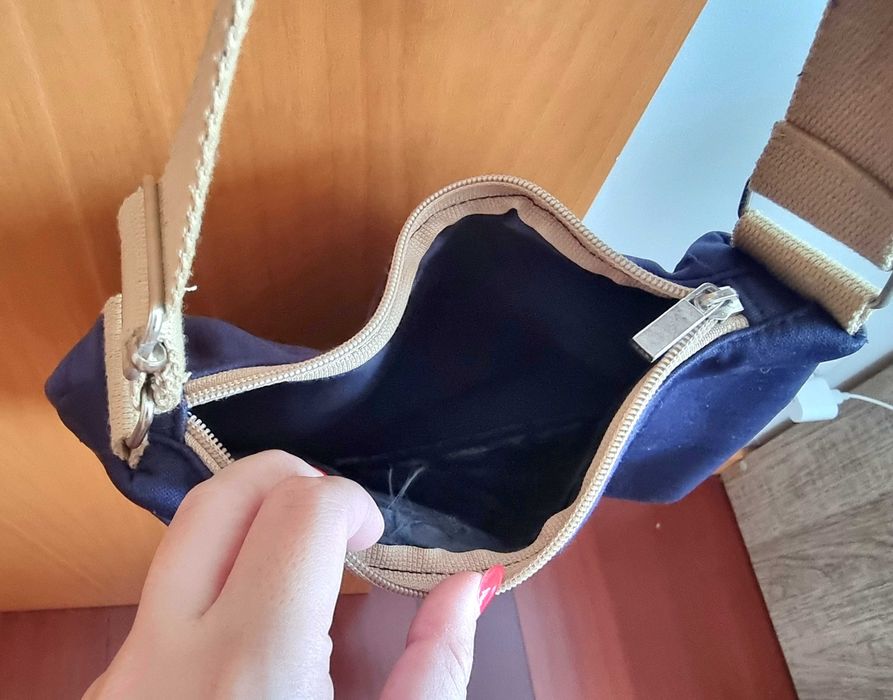 Mala azul escura e castanha clara/ bege