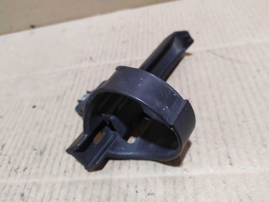 Флягодержатель с хомутом пластик, на рамы ХВЗ