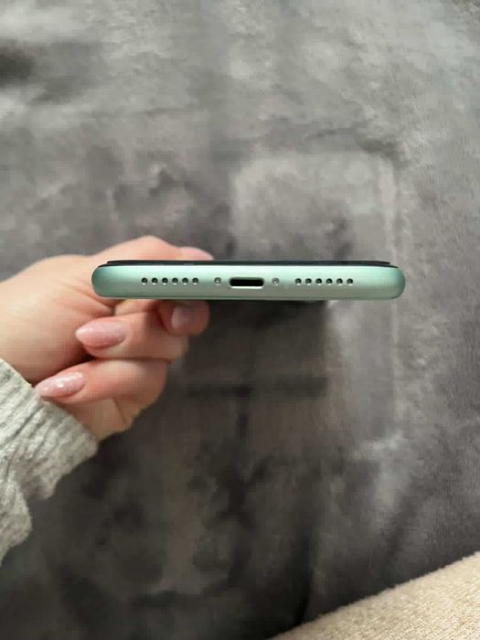 Подам Айфон 11 на 128 gb в хорошому стані все рідне