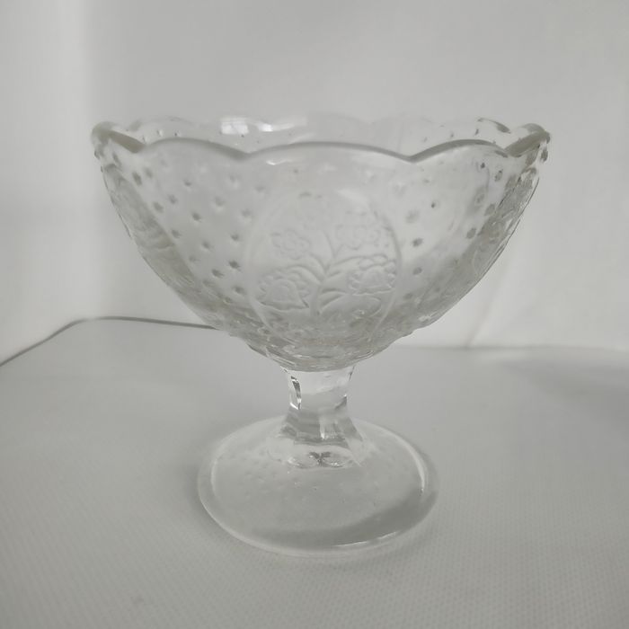 Cukiernica Ząbkowice medaliony ok 10 cm PRL