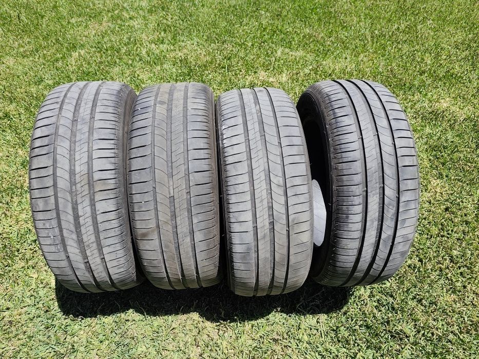 "Conjunto 4 Pneus Michelin 205/55 R16 - Como Novos"