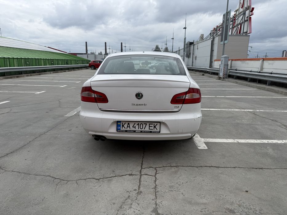 SKODA SUPERB 2012 (флагман, вище клас за OCTAVIA)