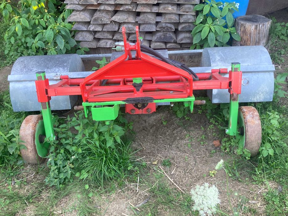 Sprzedam glebogryzarkę do truskawek o szerokości roboczej 210 cm.