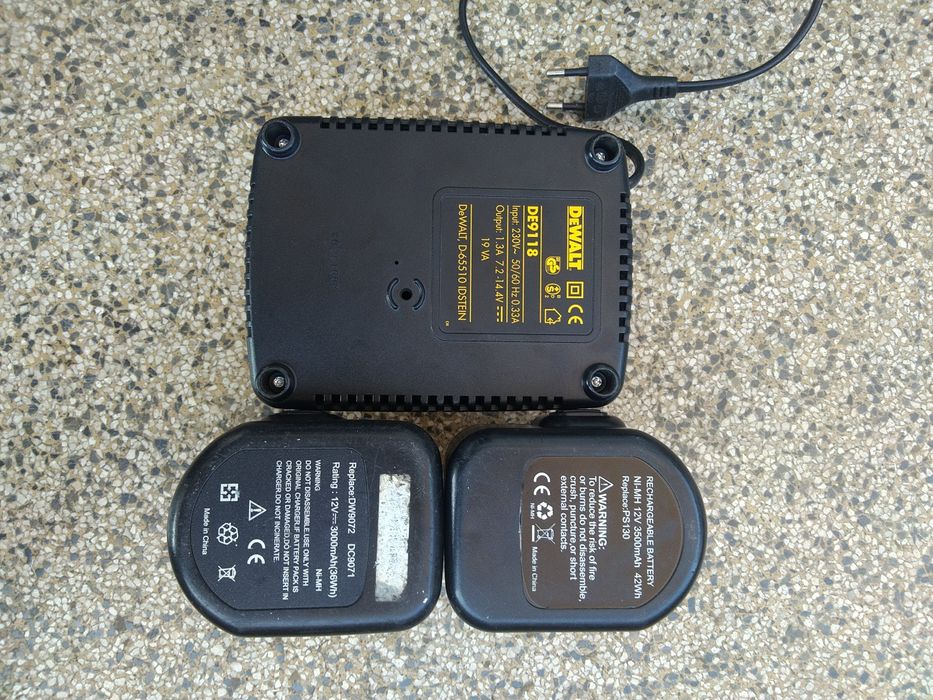 Carregador Dewalt e duas baterias