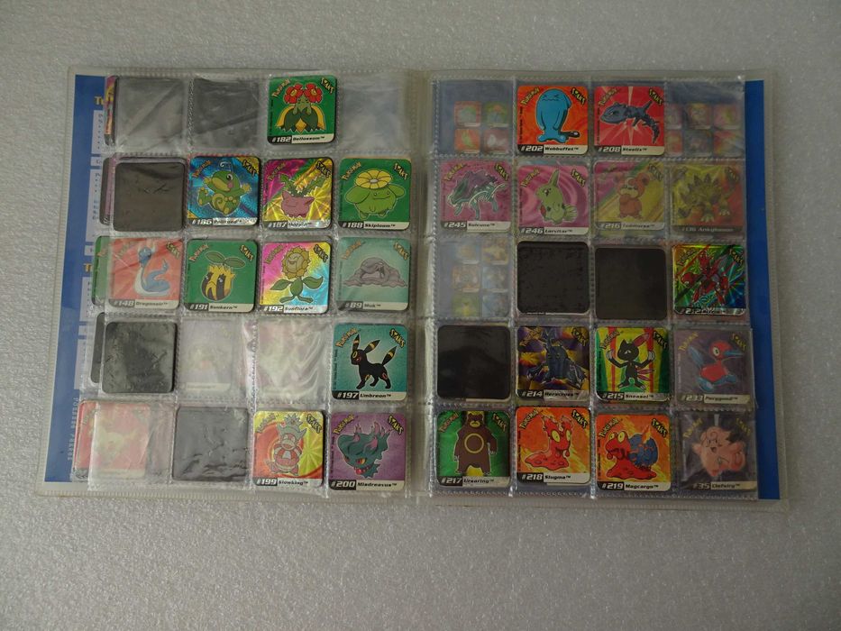 Caderneta Pokémon Staks (tem 95 staks)