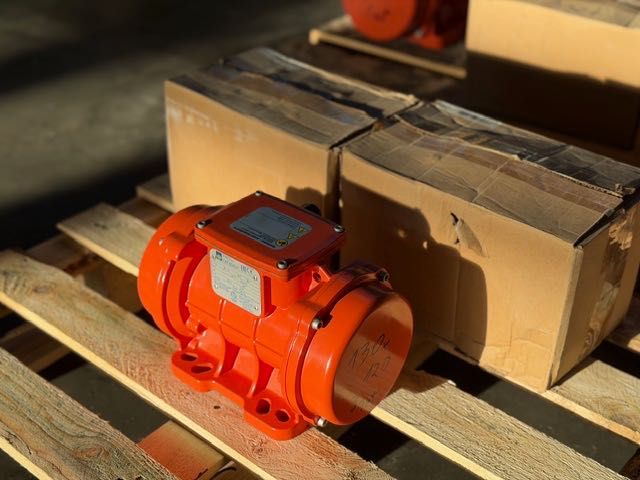 OLI VIBRA silnik wibracyjny do kosza 1.30 kw