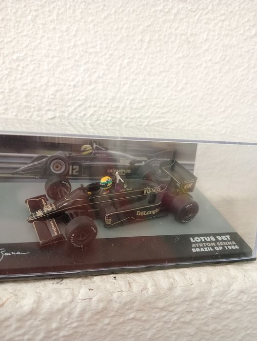 Miniatura Ayrton Senna