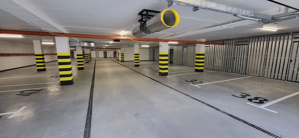 Wynajmę Miejsce Garażowe z dużą komórką lokatorską i miejsce postojowe ul. Hallera "Patio - Wodna Dolina" - Widok 4