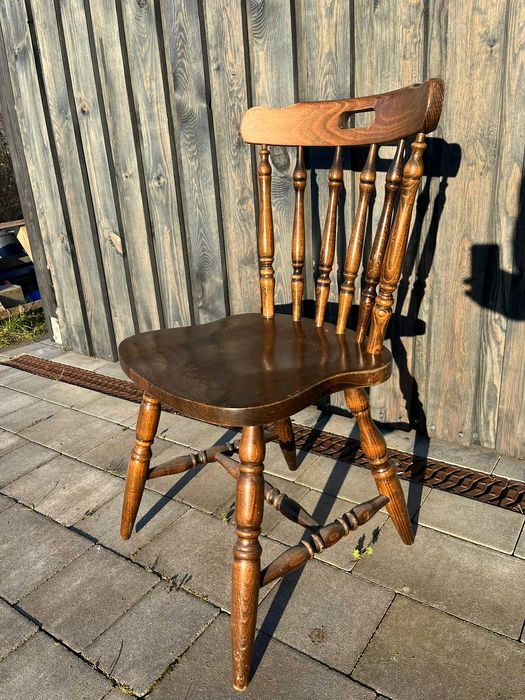 Vintage krzesło "Made in Yugoslavia" – klasyczny styl