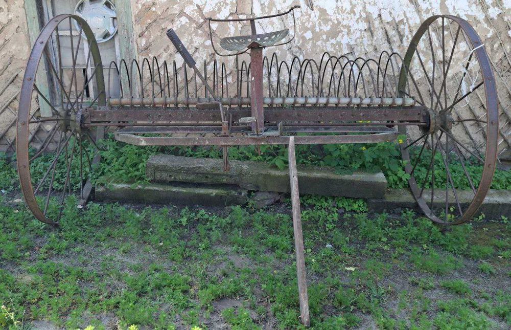 Продам кінну сіногребку в доброму стані