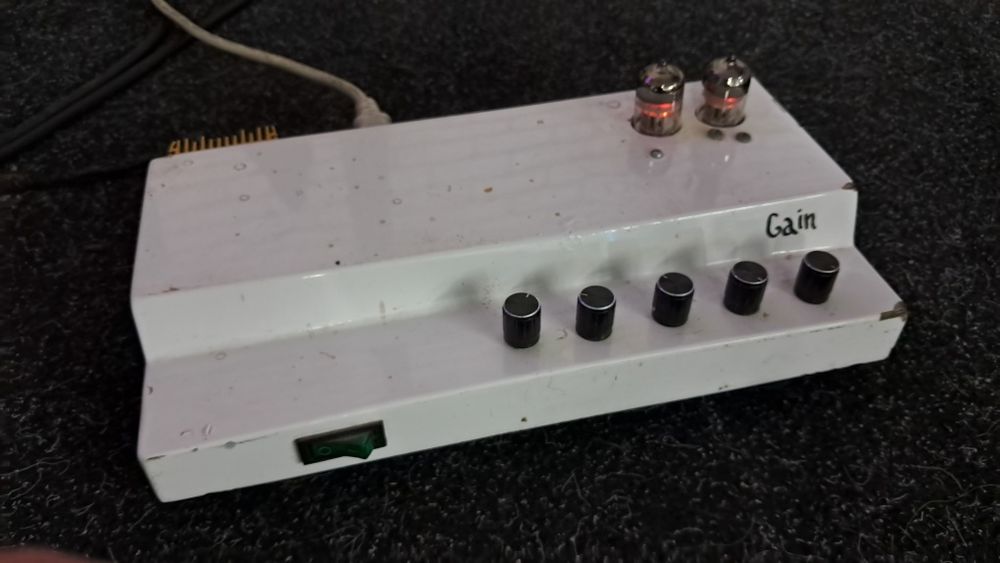 Преамп басовий, ламповий