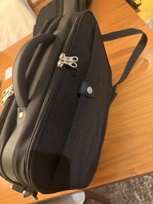 Mala Samsonite tiracolo para viagem curta