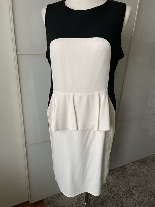 Piękna czarna sukienka z kremowym przodem L