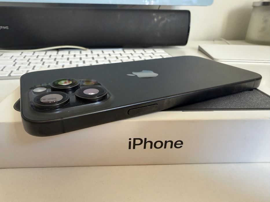 Batetia 100% iPhone 15 Pro Max 256gb Black Titanium