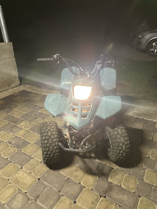 Гарний 75 кубовий квадроцикл