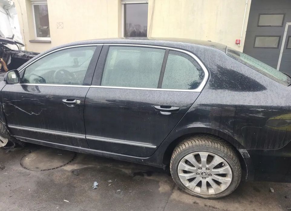 SKODA SUPERB II DRZWI TYŁ LEWE 1Z1Z