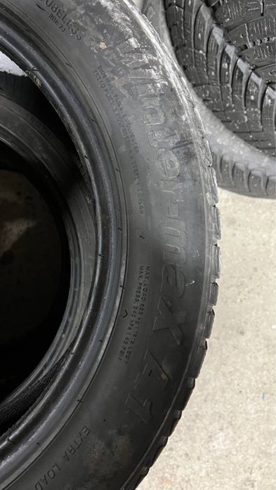 Комплект зимової гуми 225/55/17