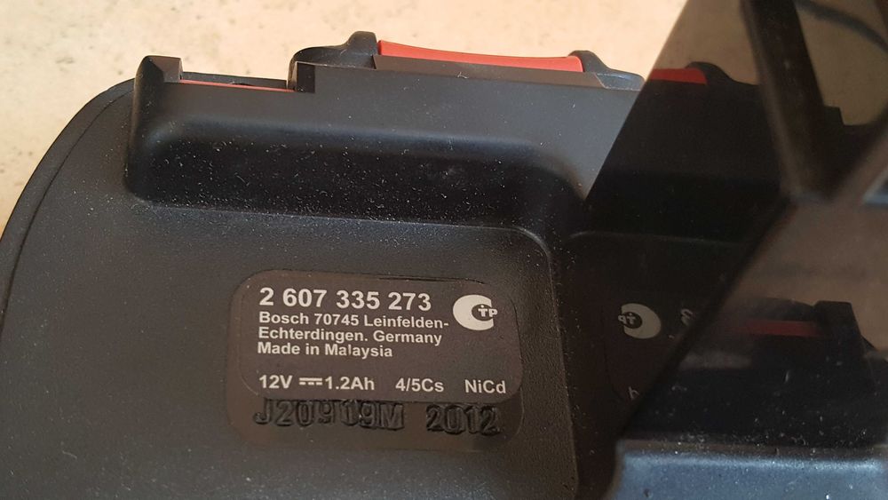 Wkrętarka Bosch PSR 1200 z ładowarką