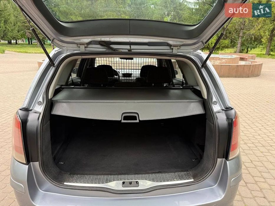 Opel Astra 2006рік 1.6 газ- бензин.