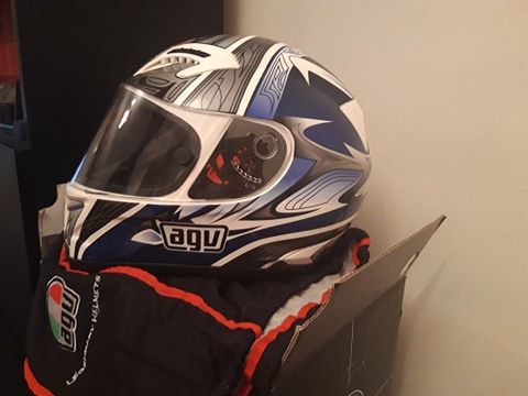 Capacet AGV t-2 shade em Carbono xxs