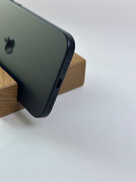 Смартфон Apple iPhone 15 128Gb Black Titanium