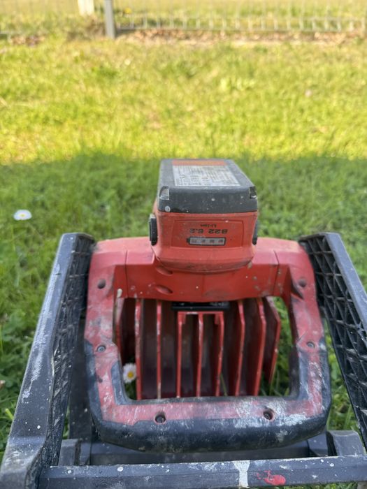 Lampa Hilti SL 6A22 + aku 5.2AH