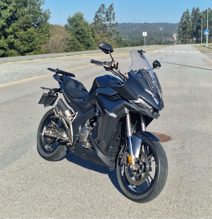 Zontes 310X 2022 – Excelente Estado – Equipada com Extras