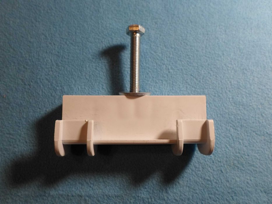 Пластиковый крепёж (зажим)