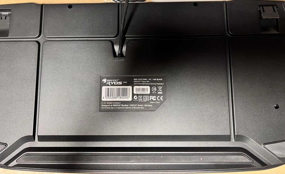 Teclado mecanico gaming ROCCAT oferta do rato