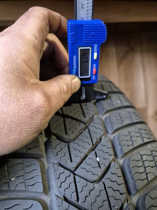205/60/17 Pirelli para zima 7mm 16r