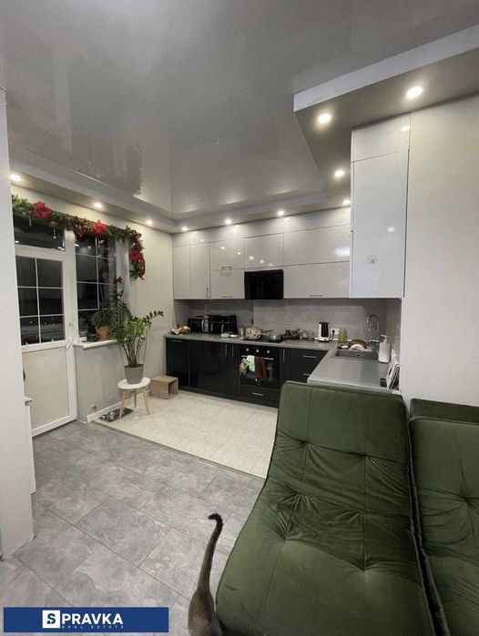 Продам квартиру ЖМ радужный 2 ком 90 м2