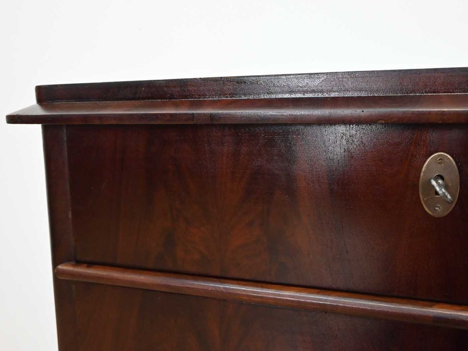mahoniowa komoda z 1880 roku 122305