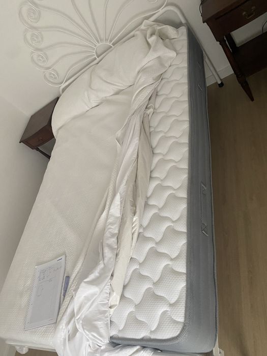 Vendo cama de ferro s/ colchao