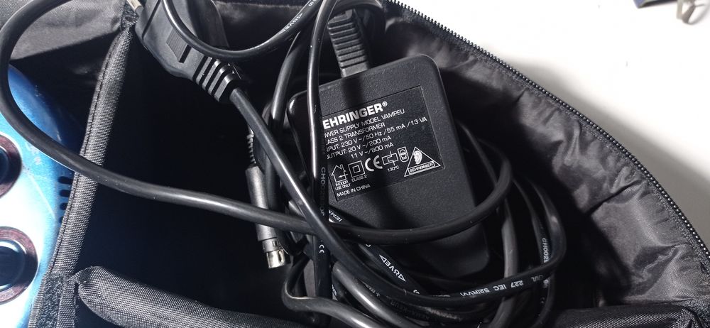 Pedal V Amp Behringer