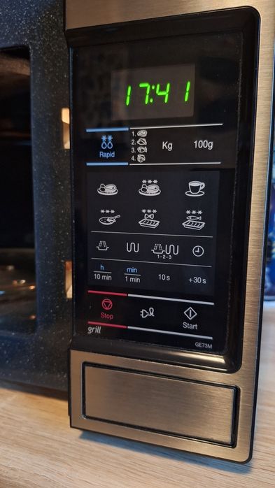 Kuchenka mikrofalowa  SAMSUNG
