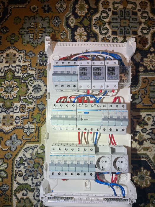 Послуги кваліфікованого електрика. Электрик