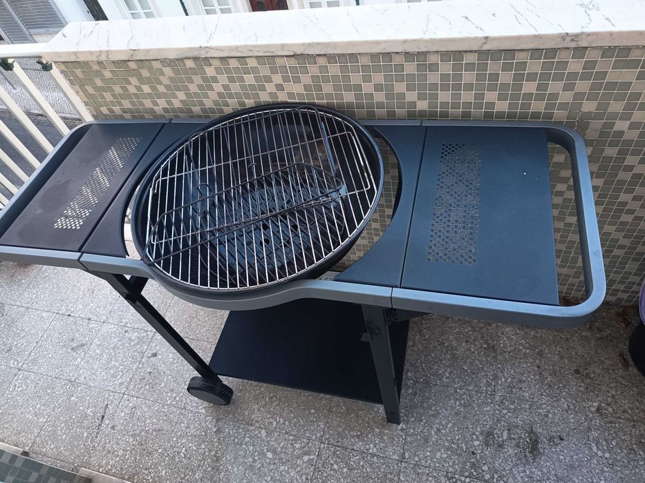 Barbecue Churrasqueira Gardenstar Rodas e Tampa